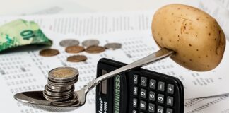 Co może zniechęcać do oszczędzania?