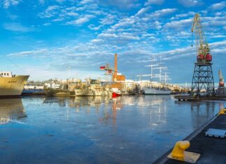 Ile trwa szkoła w Finlandii?