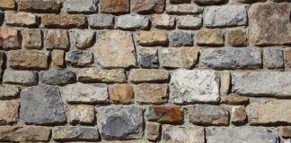 Z czego budować dom 2023?