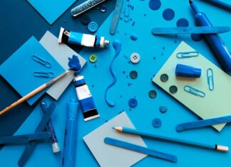 Kto założył pierwsze szkoły?