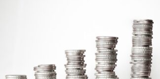 Ile miesięcznie odkładać pieniędzy?